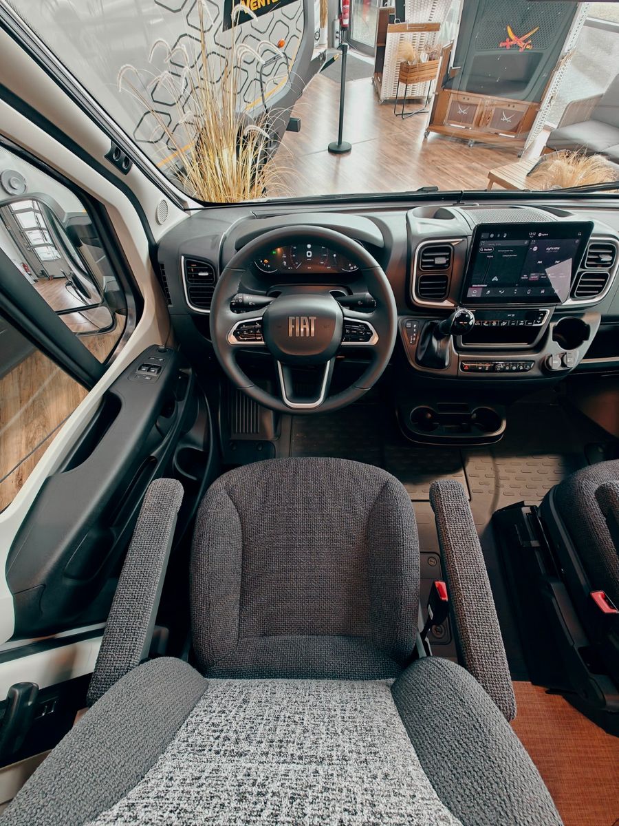 Fahrzeugabbildung HYMER / ERIBA / HYMERCAR HYMER REDWOOD 600 TRAIL 2026