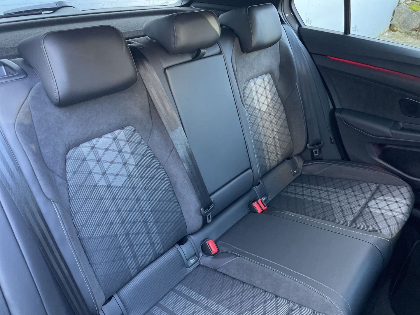 Golf VIII R-Line 2.0TDI DSG H&K/AHK/Pano/HUD/Nav