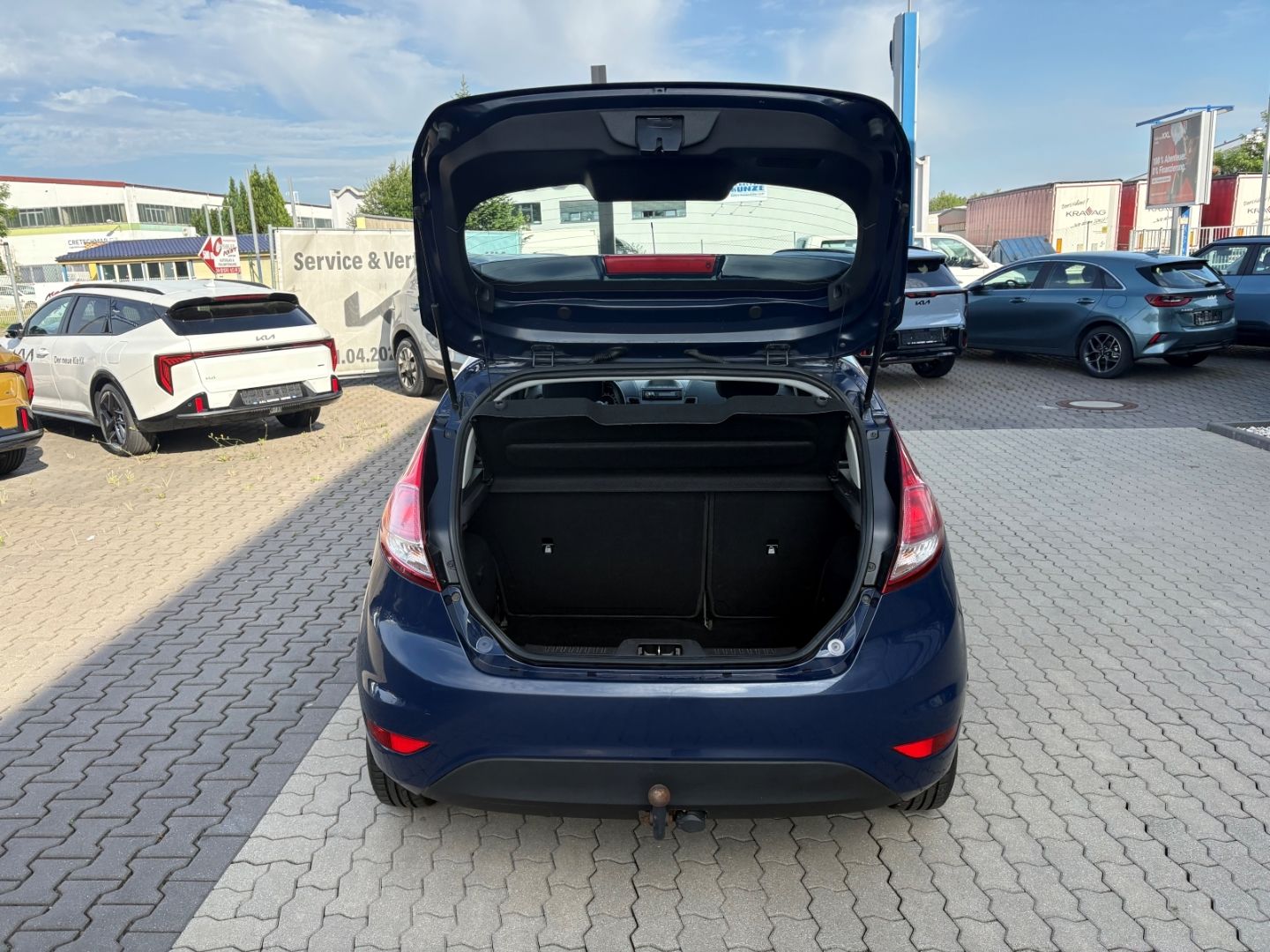 Fahrzeugabbildung Ford Fiesta AHK Klima Radio Zahnriemen NEU