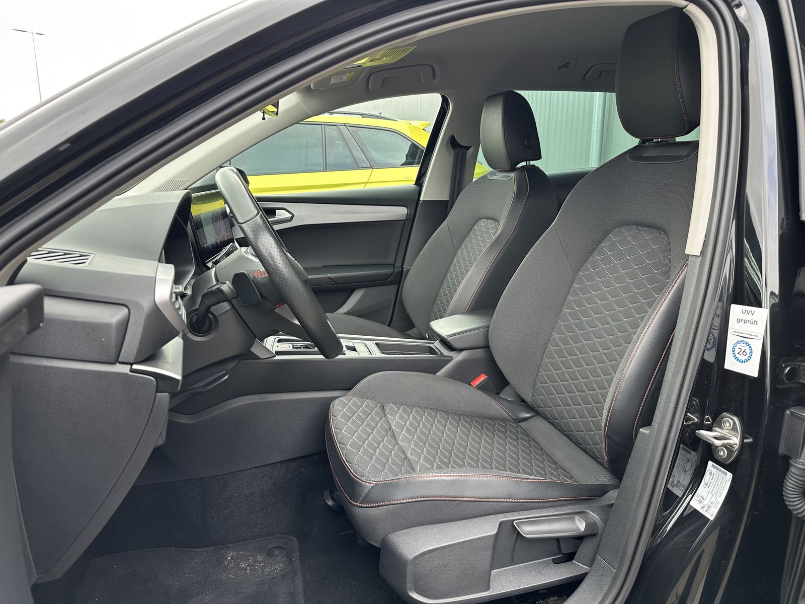 Fahrzeugabbildung SEAT Leon ST 2.0 TDI DSG FR NAV+LED+VCOCK+SHZ+PARKASS