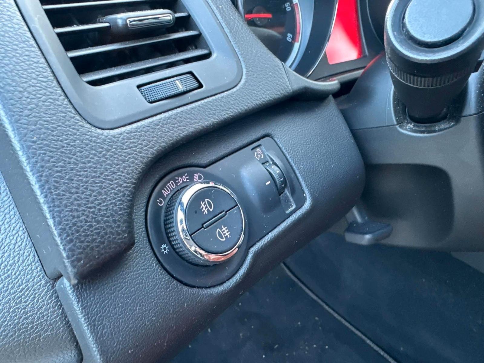 Opel Insignia 2011 — photo 20