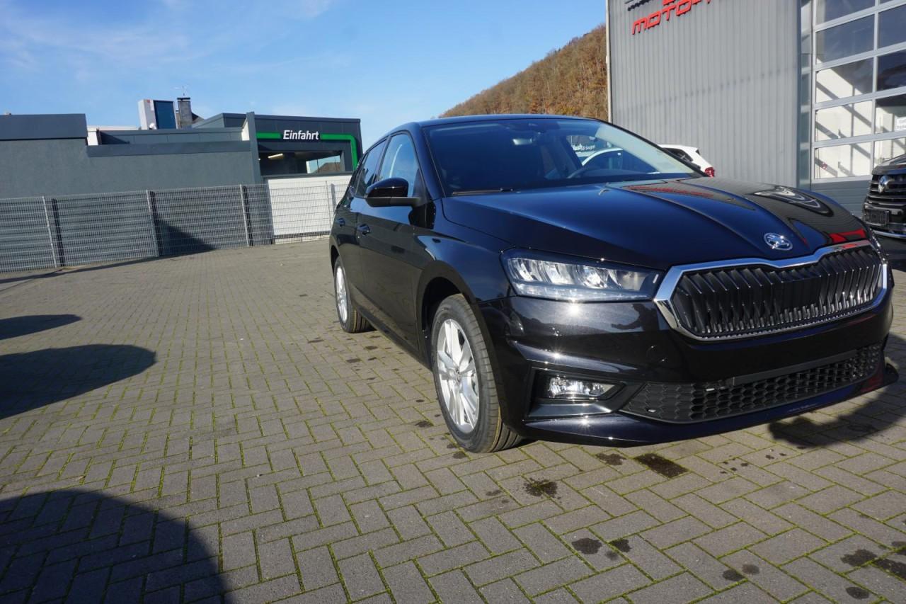 Skoda Fabia 1.0 MPI Neuwertig 10km Kamera Sitzheizung 