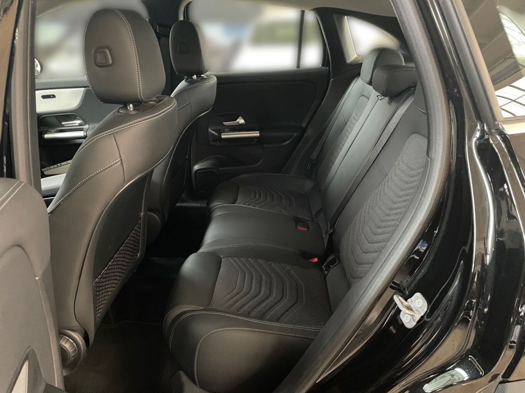 Fahrzeugabbildung Mercedes-Benz GLA 180 Progressive AHK Totwi. Navi LED SHZ KAM