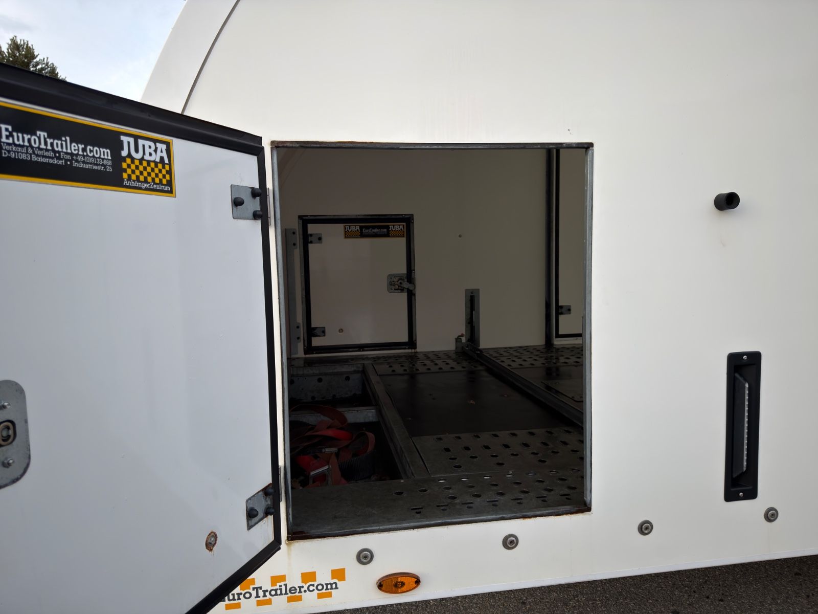 Fahrzeugabbildung Brian James Racetransporter RT6