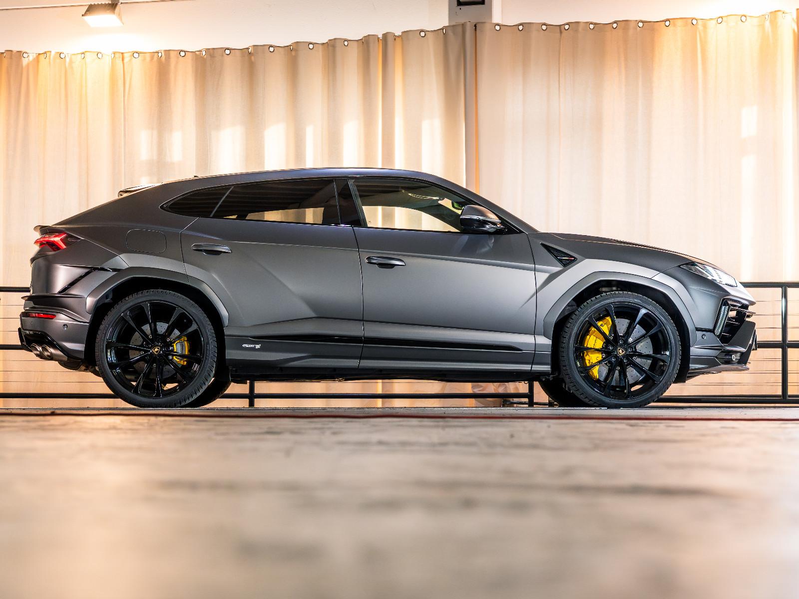 Lamborghini Urus S  Akra/Massage/B&O/23"