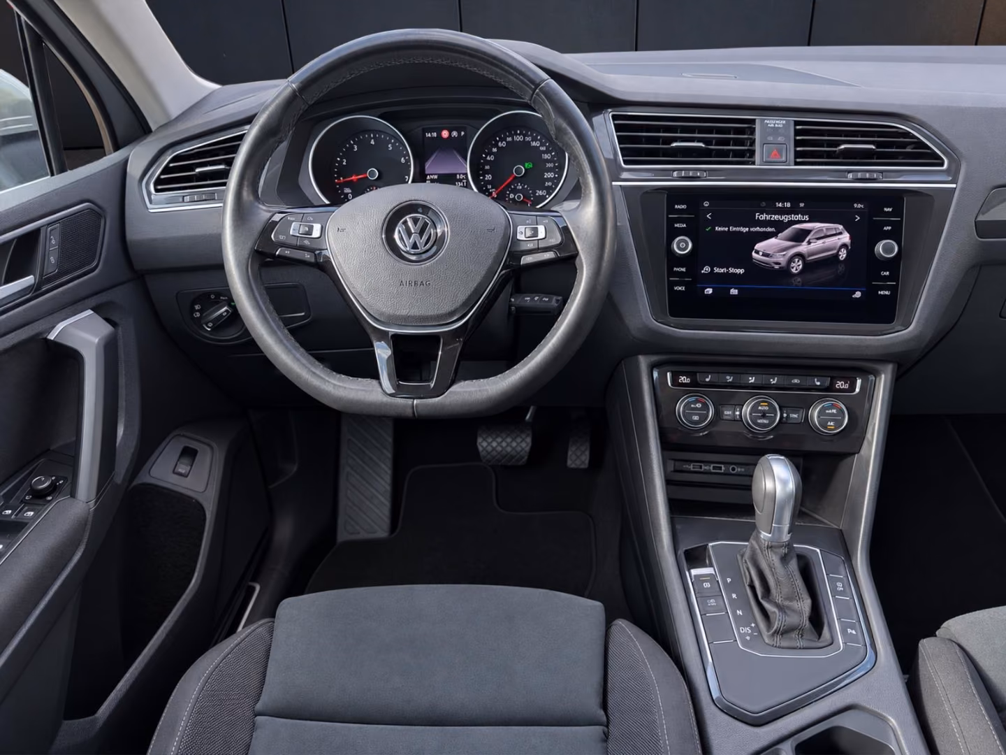 Volkswagen Tiguan Comfortline NAVI DSG ACC PDC SHZ LED