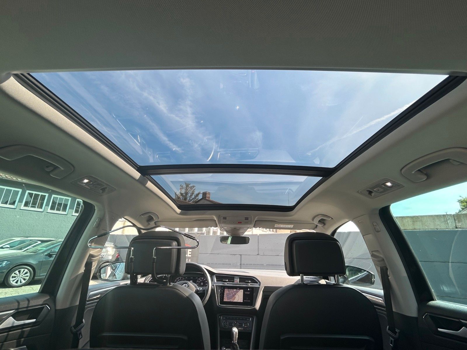Fahrzeugabbildung Volkswagen Tiguan 2.0 TSI DSG Highline 4M Kamera Leder ACC