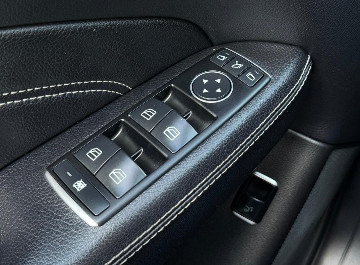 Mercedes-Benz ML 350 CDI BlueTec 4Matic NAVI,AHK,LEDER,XENON