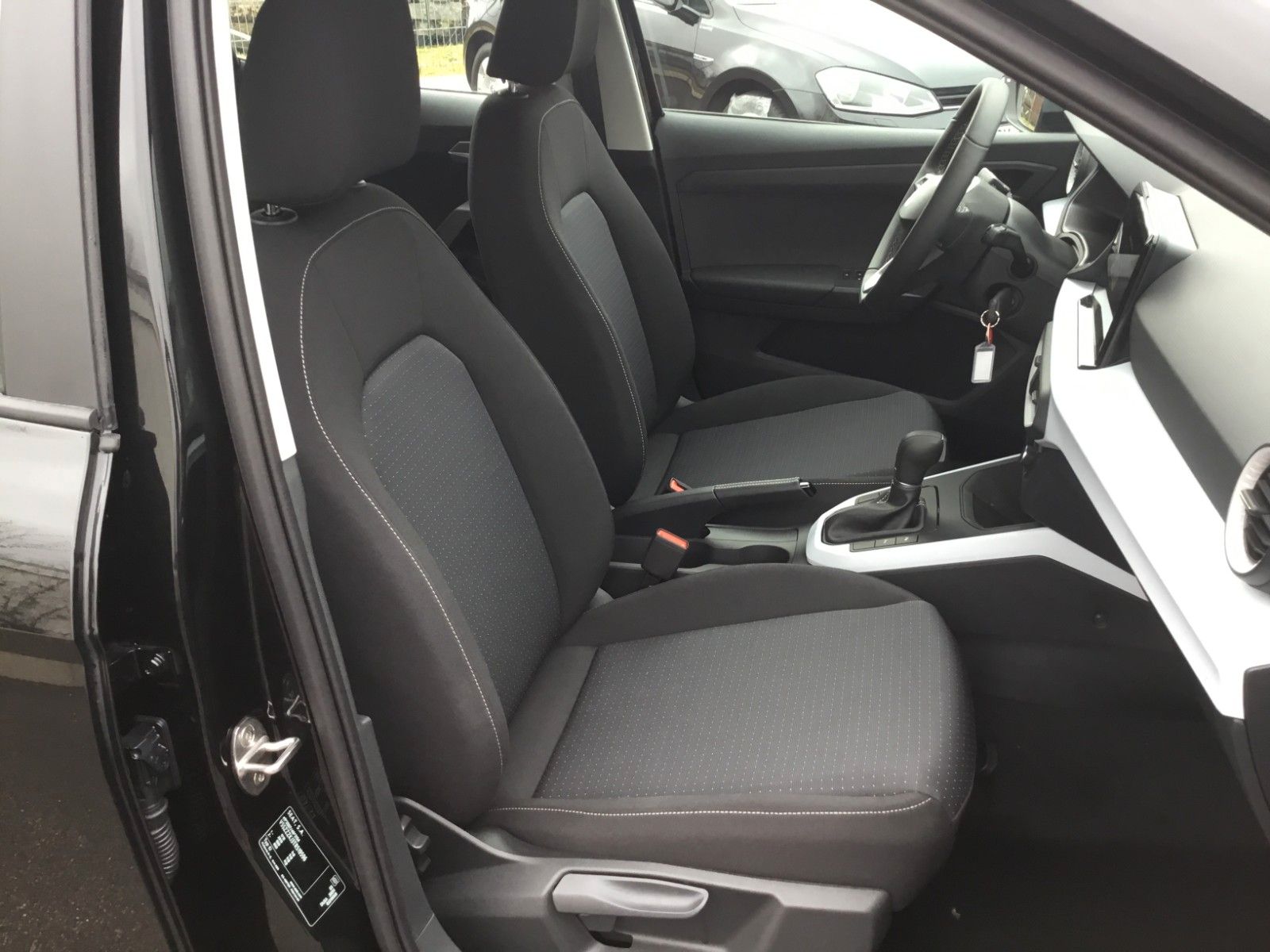 Fahrzeugabbildung SEAT Arona Style 1.0 TSI DSG+AHK+LED+Navi+Kamera