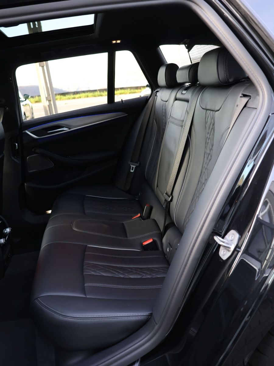 BMW 530 d xDrive M-Sport Pano Laser Memory HUD foto 17