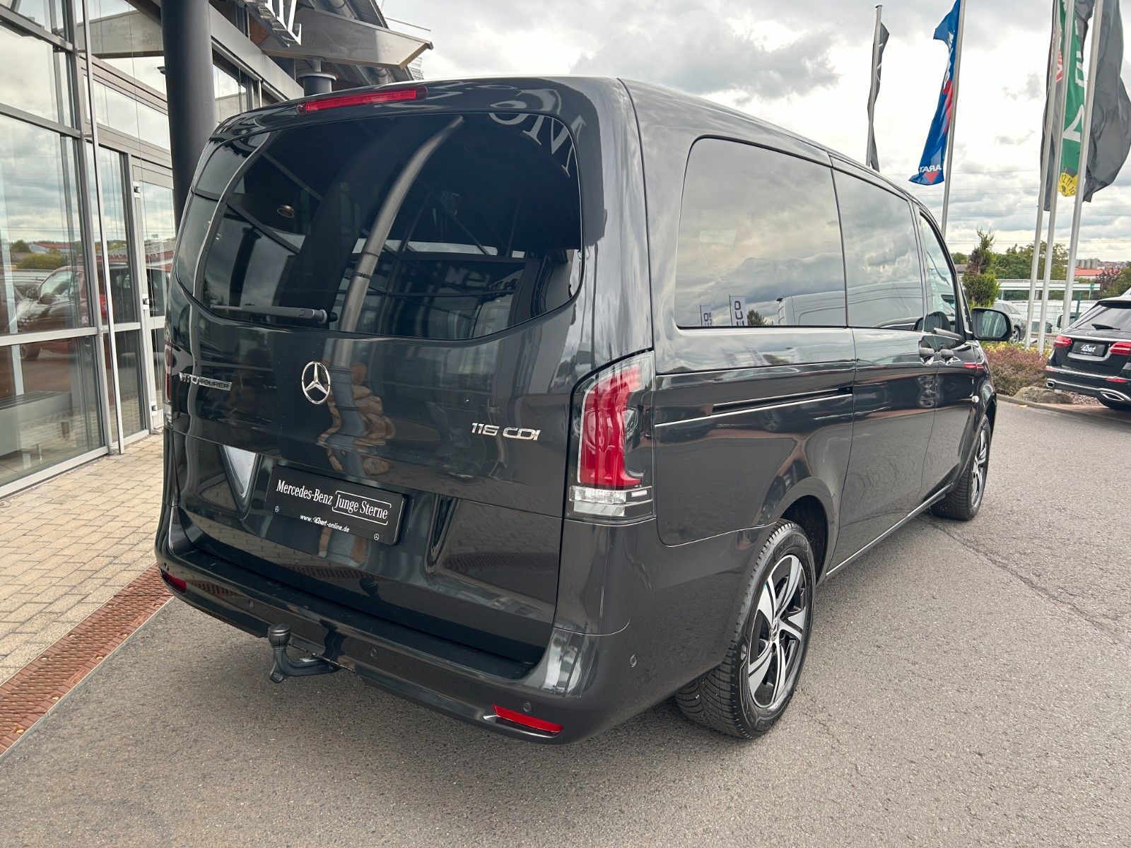 Fahrzeugabbildung Mercedes-Benz Vito 116 CDI Tourer Select 9G AHK2,5to LED