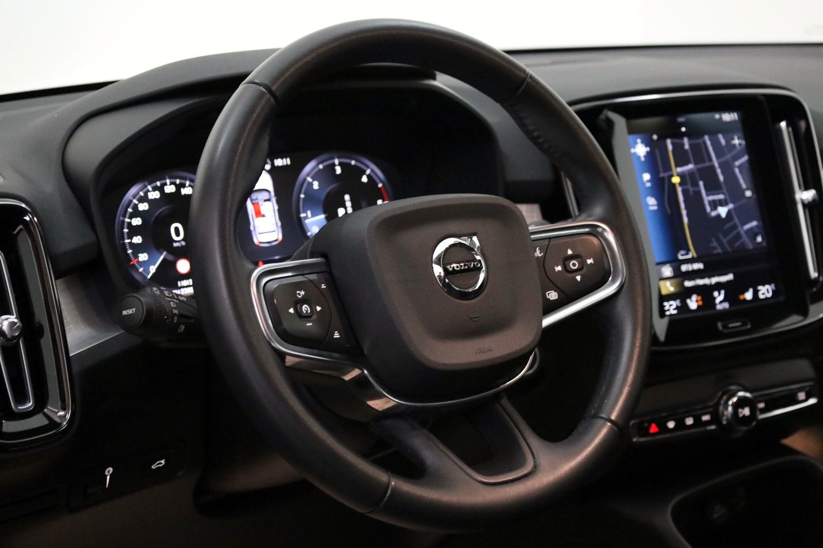 Fahrzeugabbildung Volvo XC40 Momentum Pro,Navi,LED,SH,Kamera,H&K,Carplay