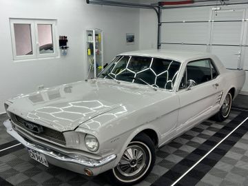 Ford Mustang - 3