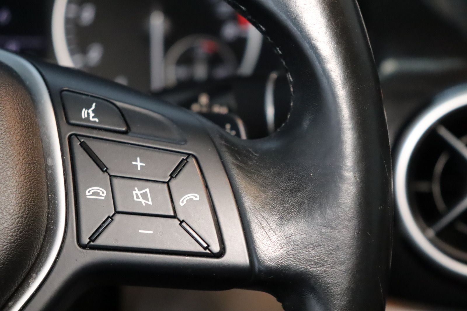 Fahrzeugabbildung Mercedes-Benz B 180 BlueEFFICIENCY * Bi-Xenon * Navi * SHZ *