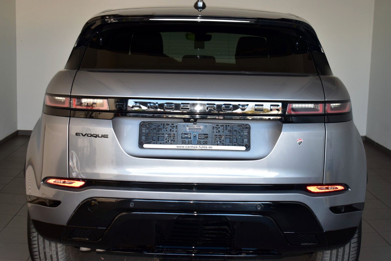 Fahrzeugabbildung Land Rover Range Rover Evoque R-Dynamic AWD Black ext.,Navi