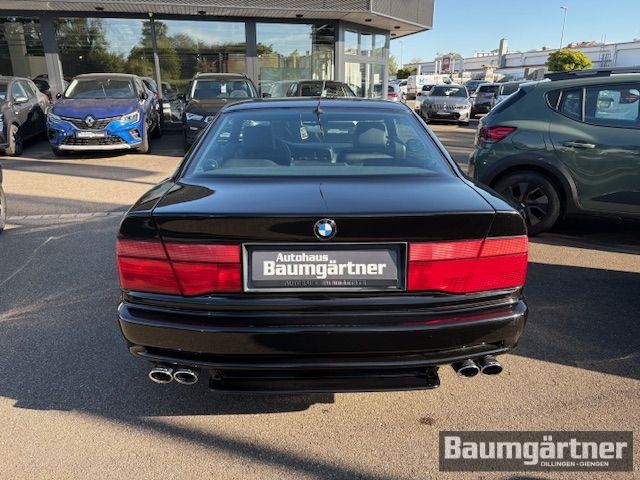 Fahrzeugabbildung BMW 850 CSi V12 M-Paket 6-Gang-Schalter Schiebedach