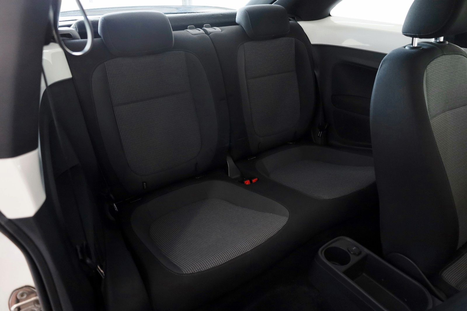 Fahrzeugabbildung Volkswagen Beetle Lim. Design SH,PDC,Panorama,SR 20"+WR