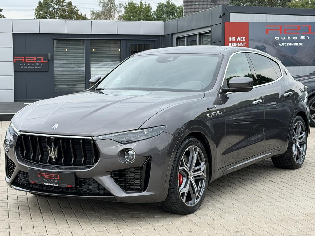 Maserati Levante Modena S NerissimoSkyhookPano360 2022