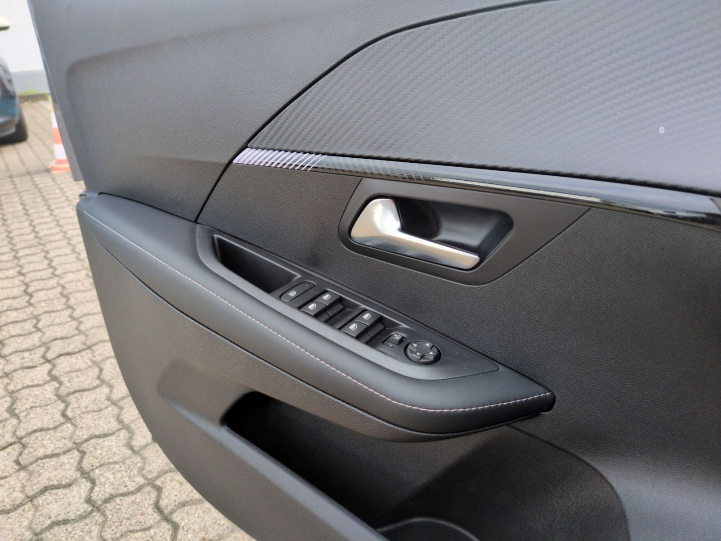 Peugeot 208 - Bild 13