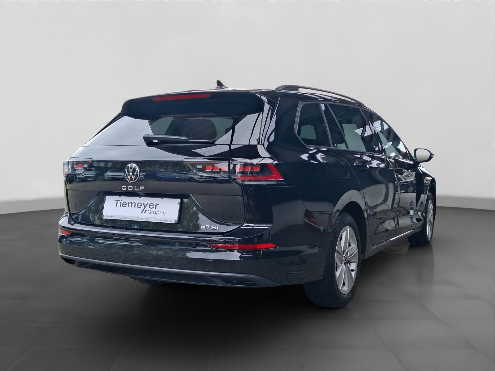 Volkswagen Golf Variant 1.5 eTSI DSG PANO IQ.LIGHT ASSIST foto 3