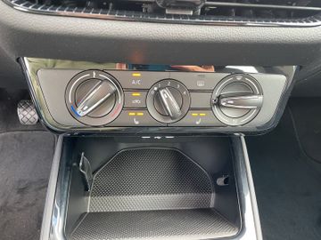 Skoda Fabia 1.0 TSI *DAB*LED*SHZ*PDChi*KLIMA*