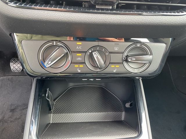 Skoda Fabia 1.0 TSI *DAB*LED*SHZ*PDChi*KLIMA*