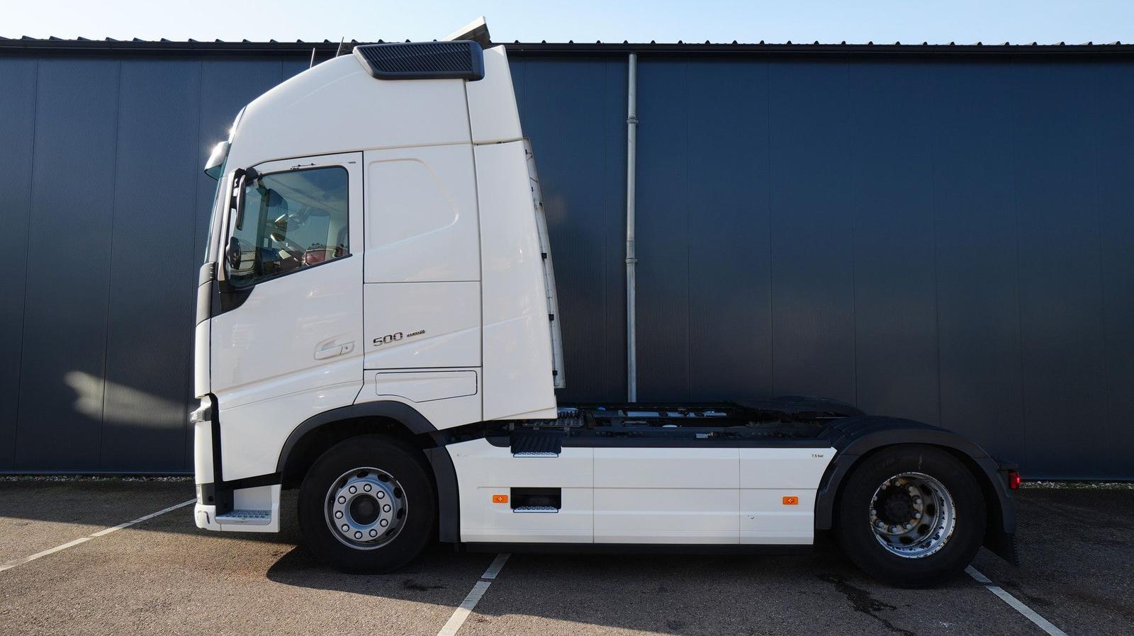Volvo FH 500 Globetrotter XL i-park cool tractor unit