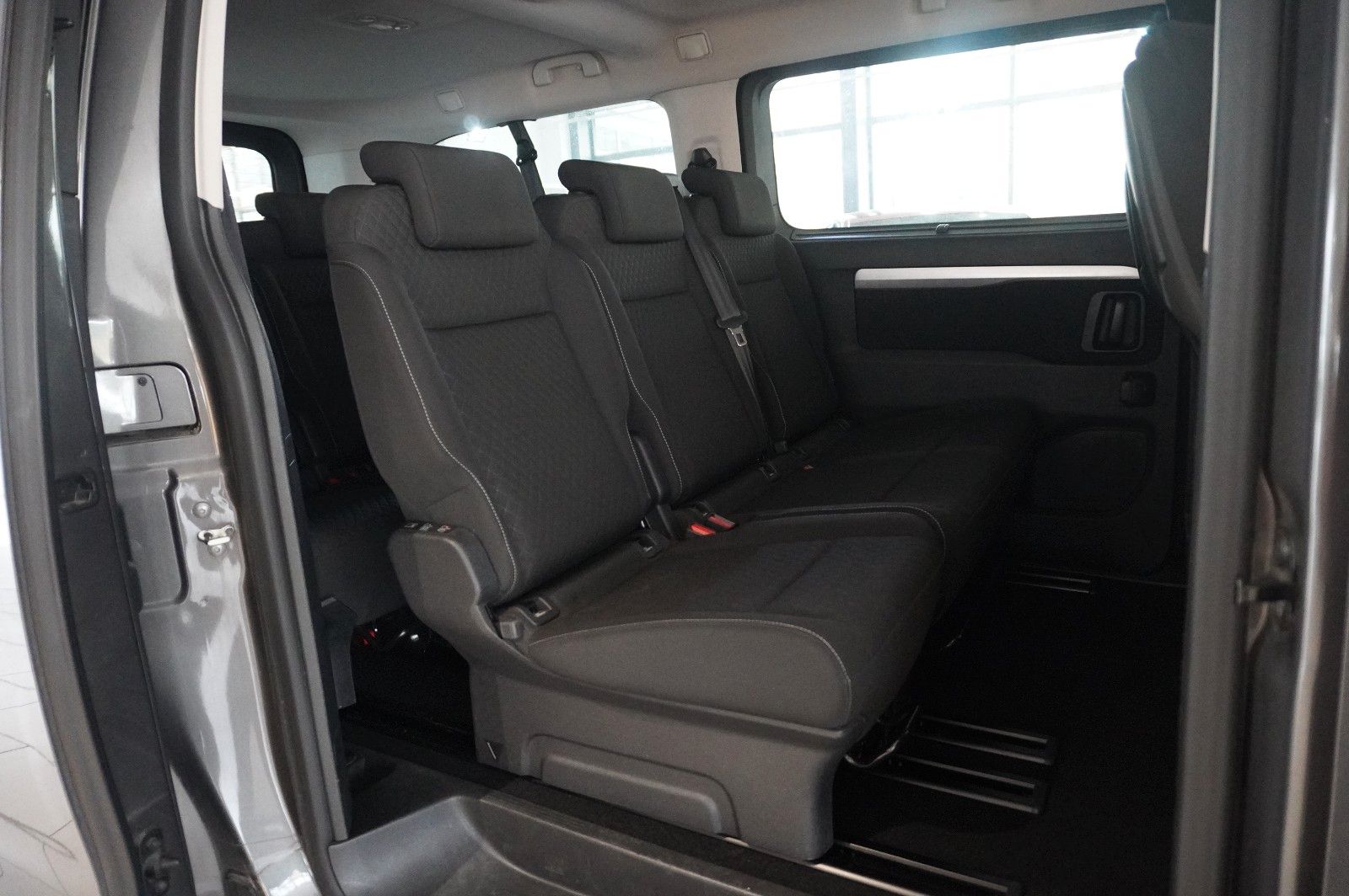Fahrzeugabbildung Opel Zafira Life 2.0D "L" EDIT. 8-SITZE NAVI/LED/AHK