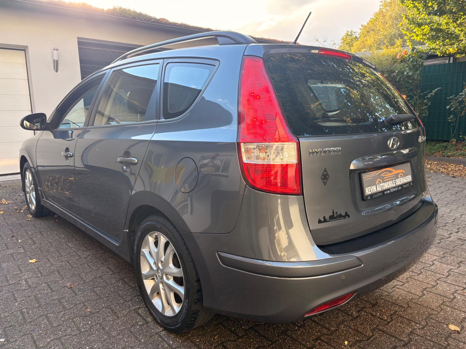 Hyundai i30 2011 — двигун 1.582 cm³, 90 HP (66kW)