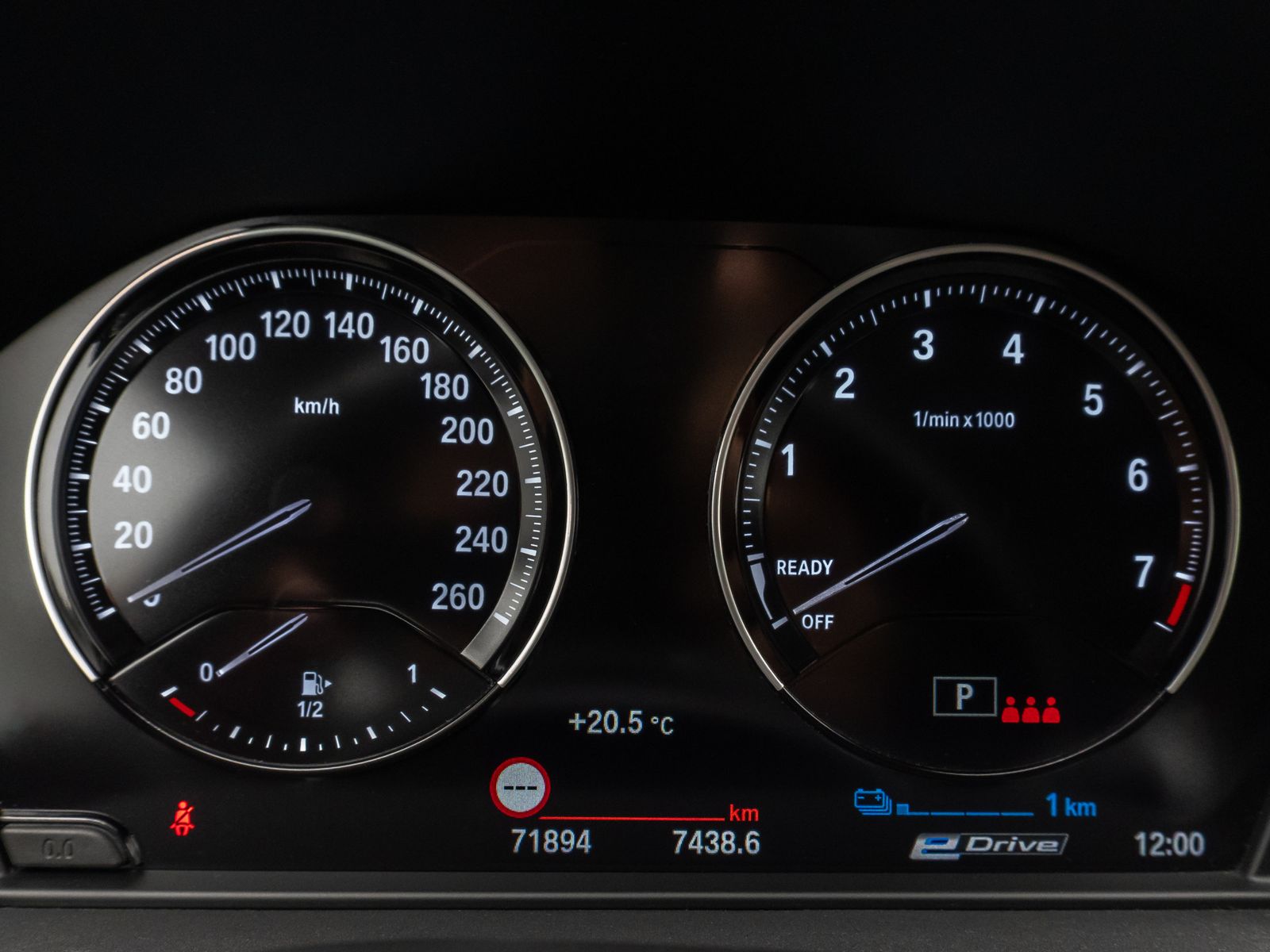 Fahrzeugabbildung BMW X2 xD25e Kamera DAB Lordos LED Geschwindigkeitsr