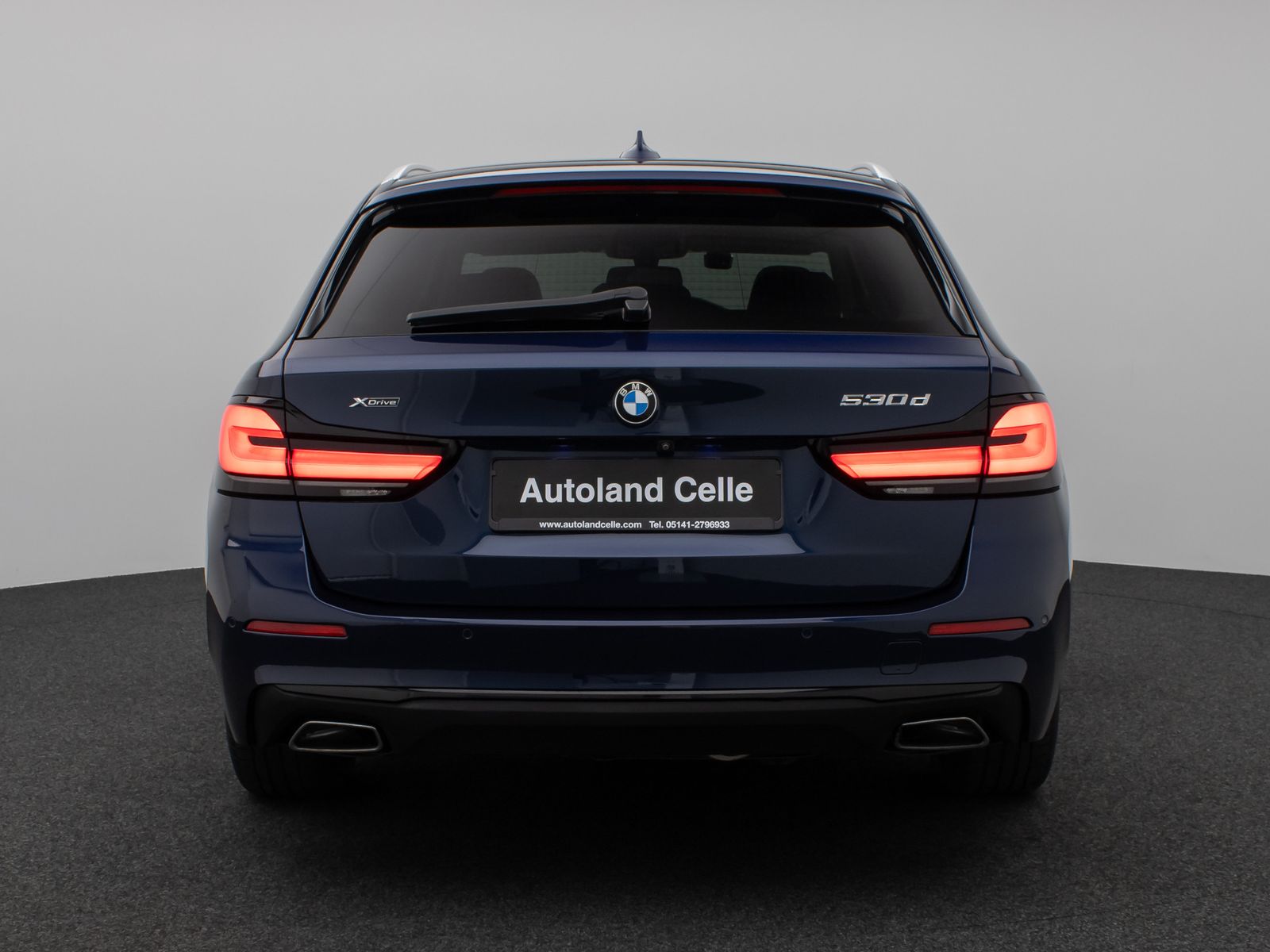 Fahrzeugabbildung BMW 530d xD Panoram Kamera HUD DAB HiFi SoftCl Sport