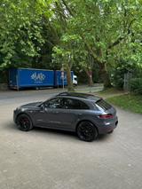 Porsche Macan Turbo voll ! Carbon - Approved - Porsche Macan in Essen