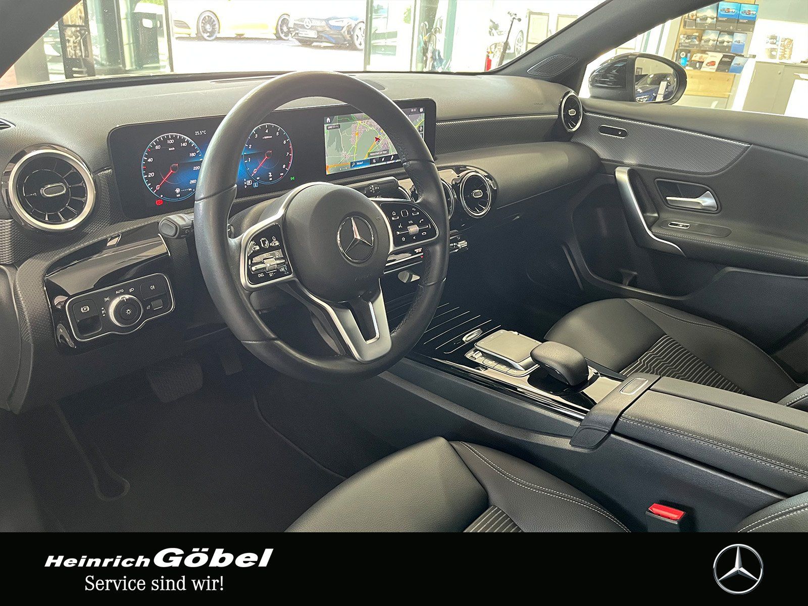 Fahrzeugabbildung Mercedes-Benz A 180 PROGRESSIVE+LED+NAVI+SHZ+CARPLAY