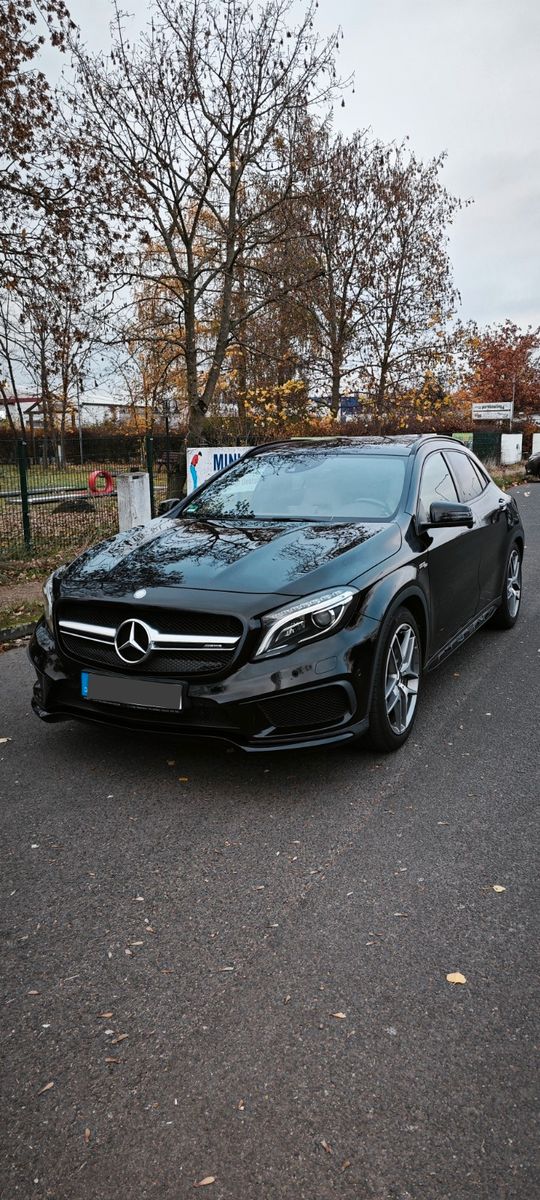 MERCEDES-BENZ GLA 45 AMG 4MATIC DCT AMG
