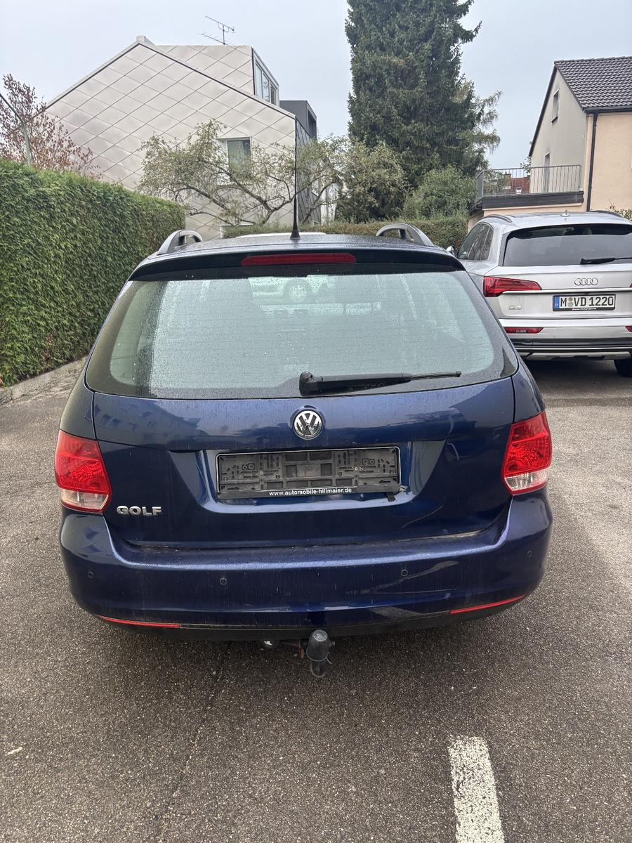 Volkswagen Golf 2009 — interior