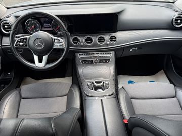 Mercedes E 200 - 12