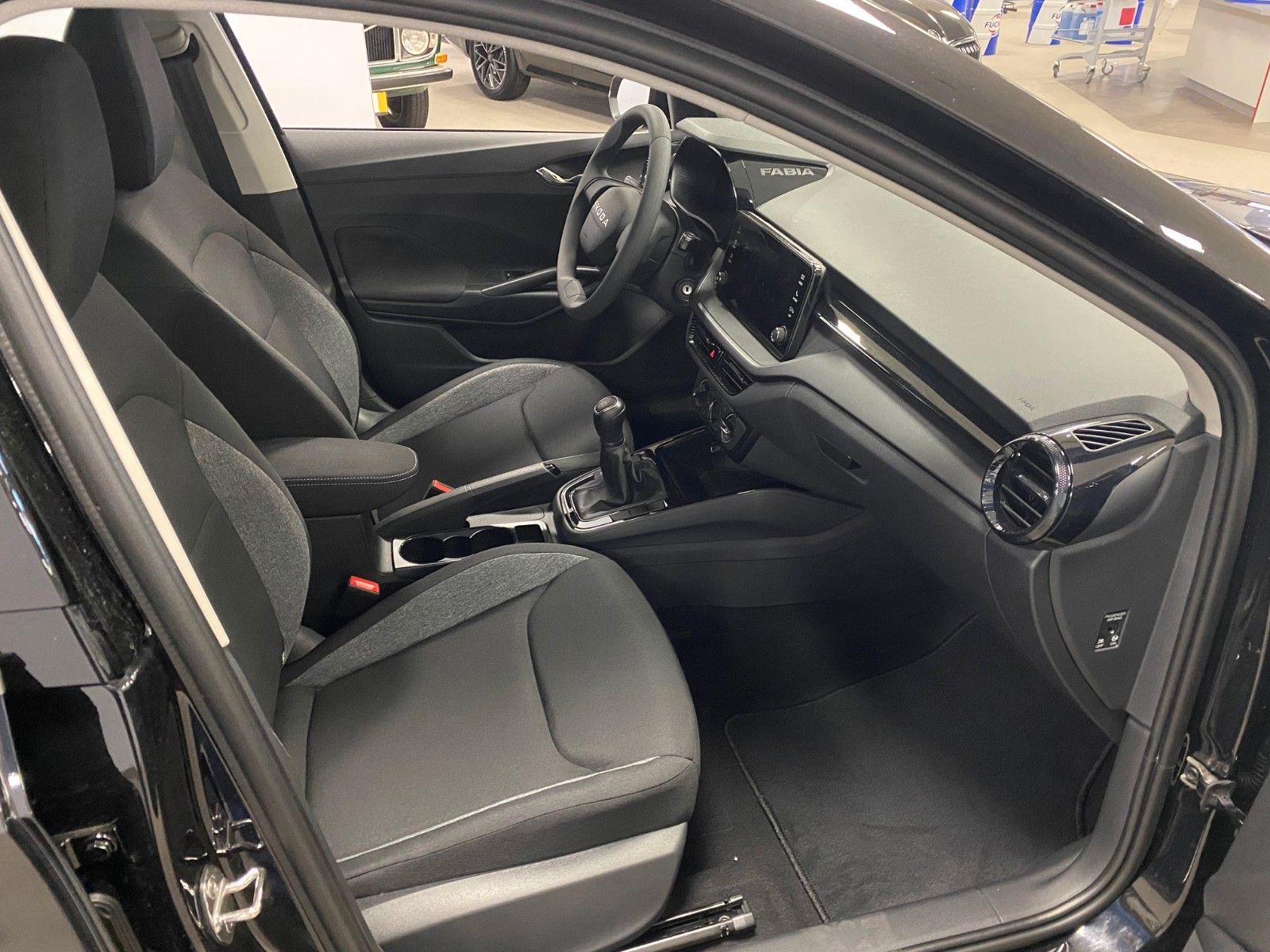 Fahrzeugabbildung SKODA Fabia 1.0l TSI 85kW Essence+SITZHEIZUNG+APP+KLIM