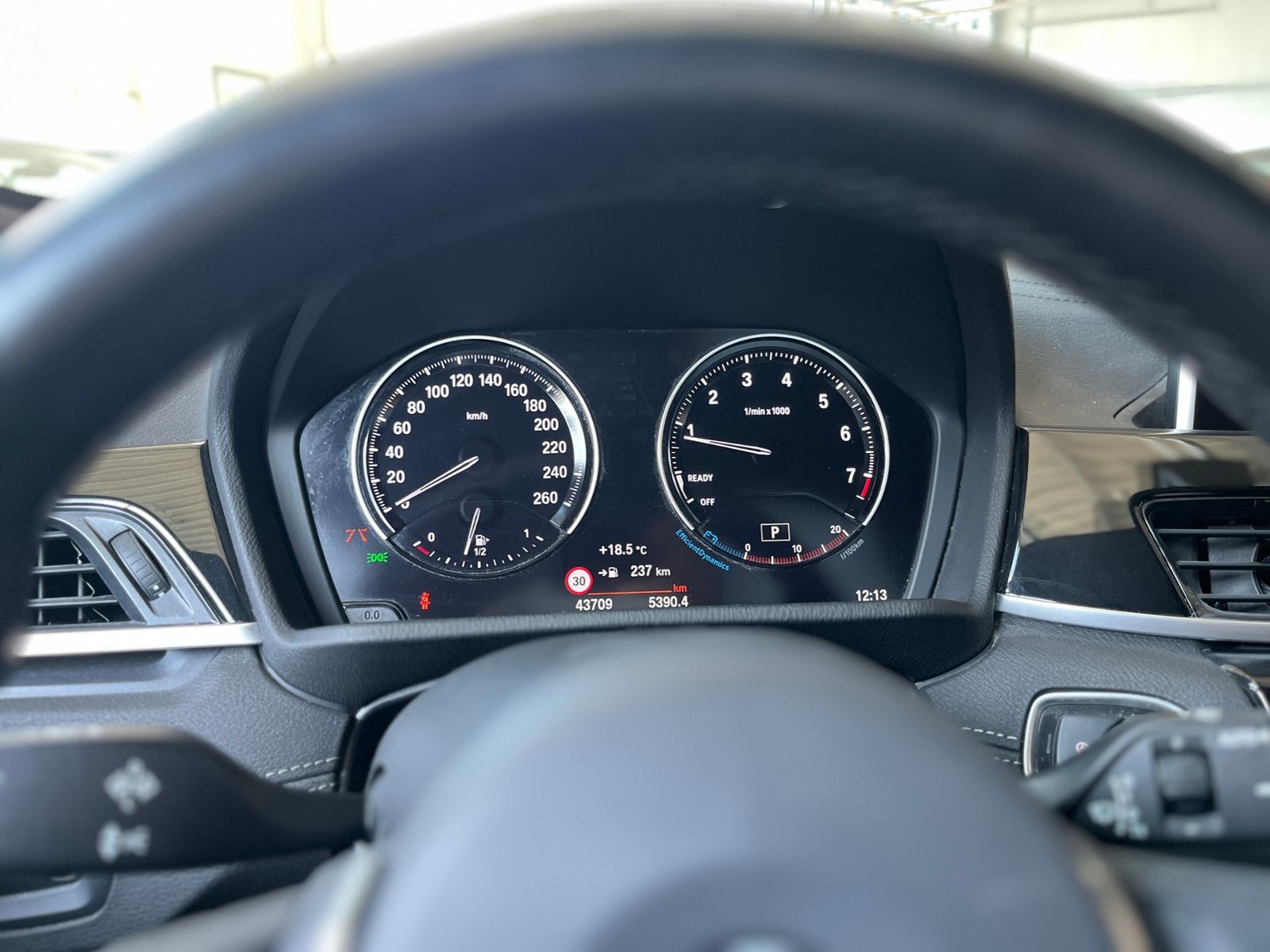 Fahrzeugabbildung BMW X2 sDrive 20 i M Sport Shadow LED NAV SHZ RFK