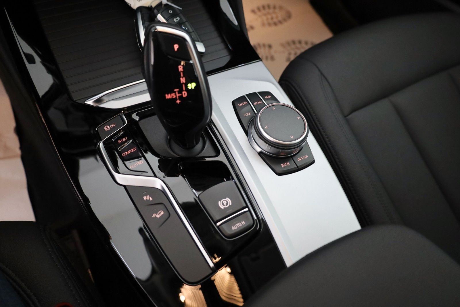 Fahrzeugabbildung BMW X4 20dA xDrive Advantage Leder,Navi,LED,Kamera