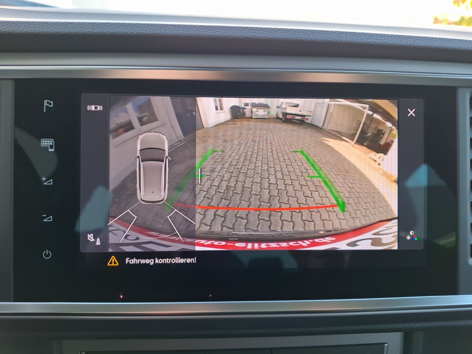 Fahrzeugabbildung SEAT Ateca TDI FR-Line DSG LED Navi ACC RFK SH 18"