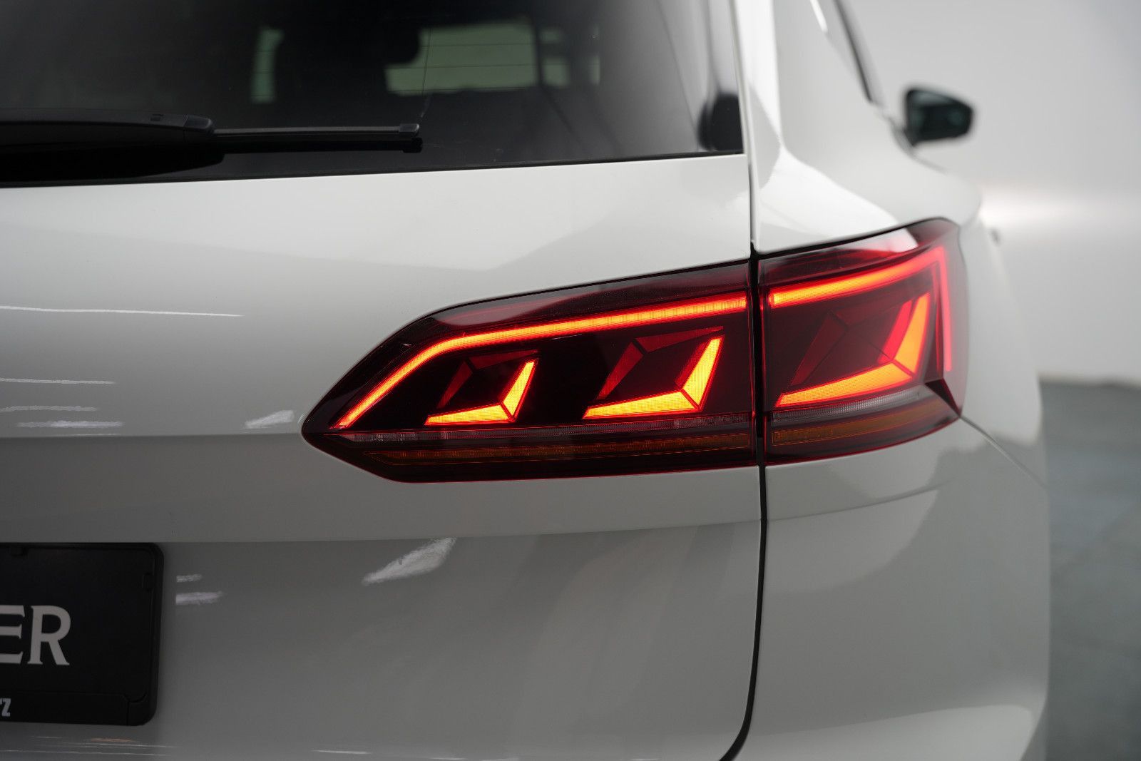 Fahrzeugabbildung Volkswagen Touareg SPORT/ 4Motion/VIRTUAL/AMBIENT/360''KAM
