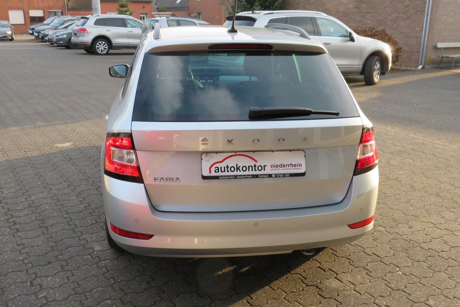 Fahrzeugabbildung SKODA Fabia Combi Ambition KLIMA SITZH. GRA PDC APP-C.