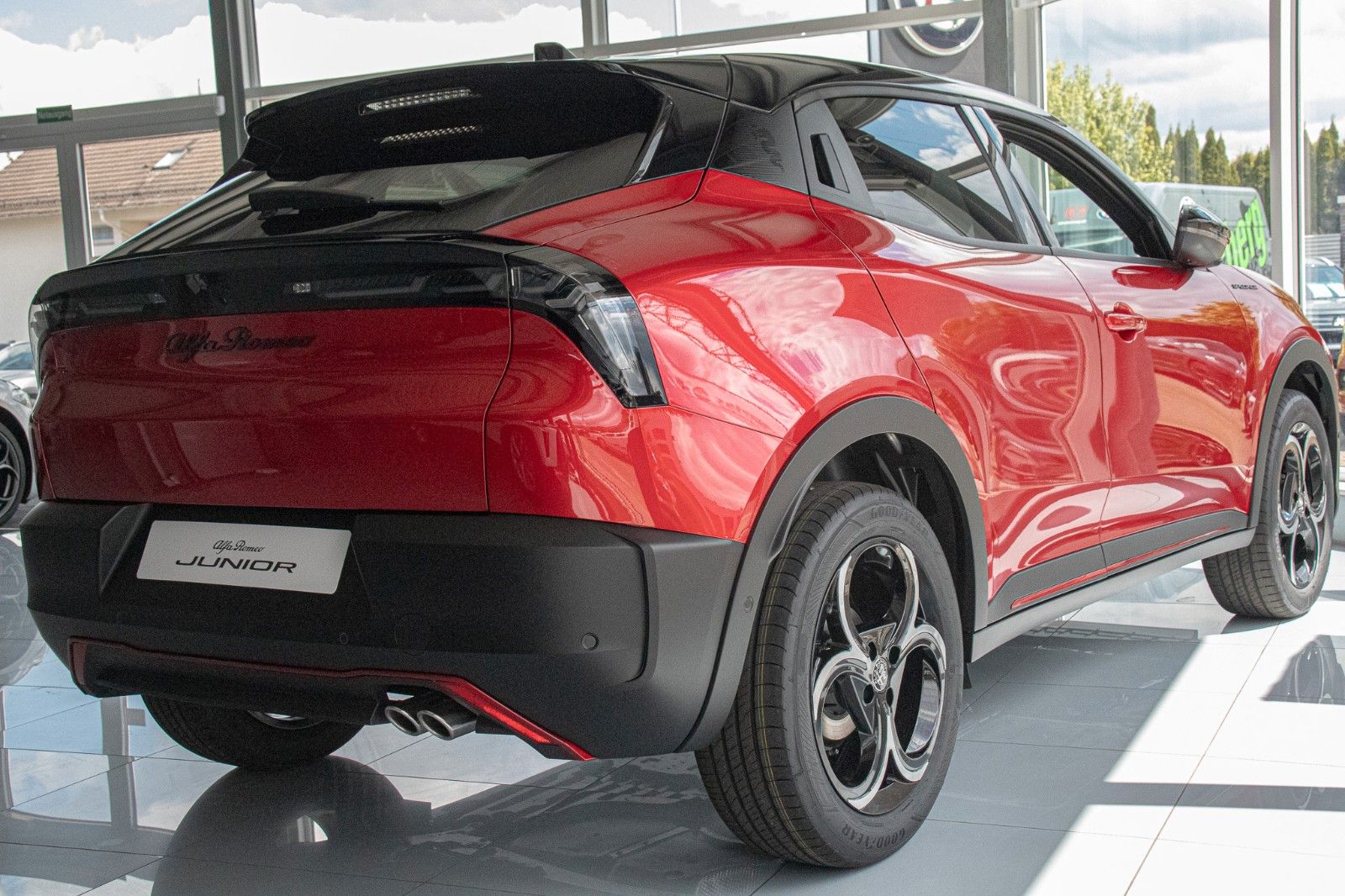 Fahrzeugabbildung Alfa Romeo Junior Ibrida 1.2 VGT 48V-Hybrid  Speciale