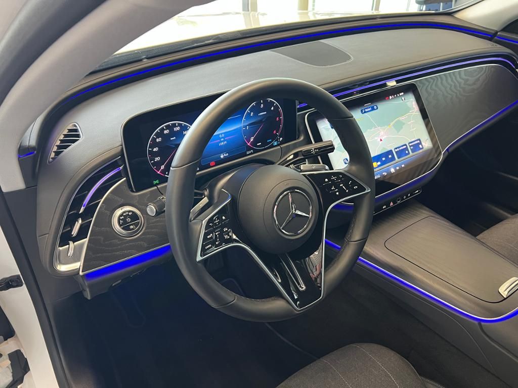 Mercedes-Benz E 220 T d Avantgarde Distronic Kamera AHK 18Zol foto 17
