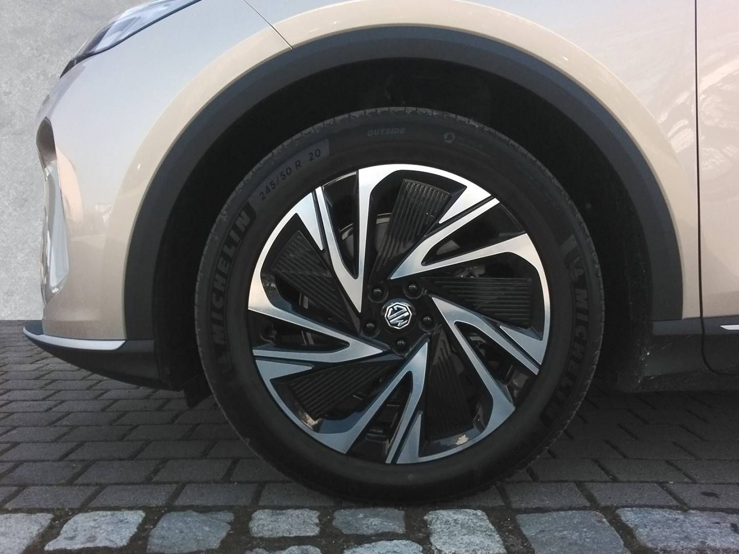 Fahrzeugabbildung MG MGS6 EV LUXURY AWD