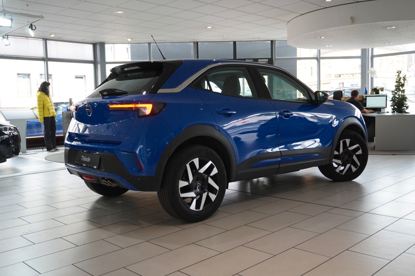 Fahrzeugabbildung Opel Mokka ELEGANCE 1.2T NAVI/LED/KAMERA/SPORT/SH/DAB