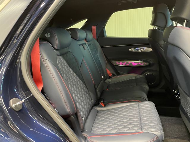 GV70 Luxury 2.5 T-GDI 4WD PANO NAVI LED