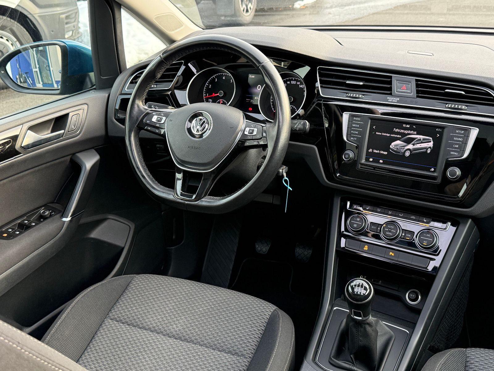 Fahrzeugabbildung Volkswagen Touran Comfortline ALLSTAR TSI ACC AHK Pano SHZ