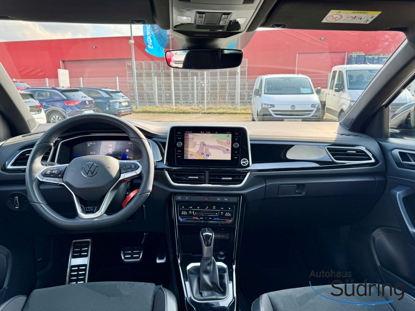 T-Roc 1,5 TSI R-Line DSG AHK Navi Rückfk.