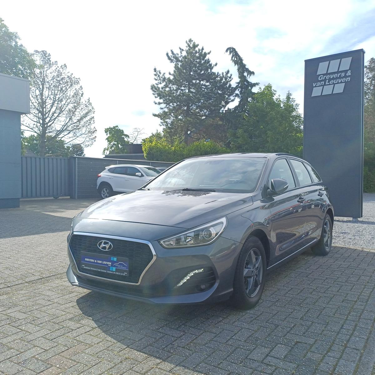 Hyundai i30cw 1.4 YES! NAVI RFK SITZH. PDC 15"-ALLW.